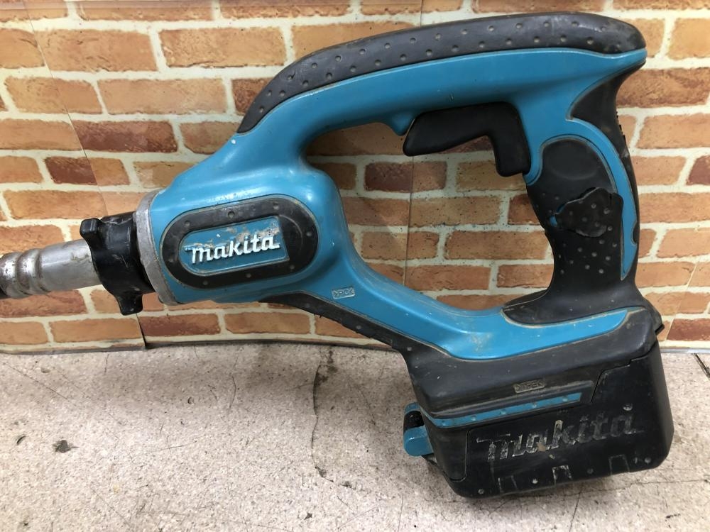 【中古】【動作OK】【店頭引取限定】MAKITA　コンクリートバイブレータ　VR440D　13200円（税込）2637 中古品】 マキタ/makita コンクリートバイブレータ VR440DZ 【鴻巣店