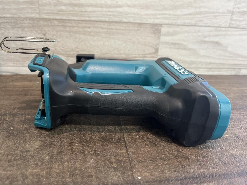 マキタ makita 充電式ピンタッカ PT353DZの中古 中古A(美品) 《埼玉・入間》中古工具販売の専門店│ ツールオフ所沢入間店  ｜中古工具販売のツールオフ