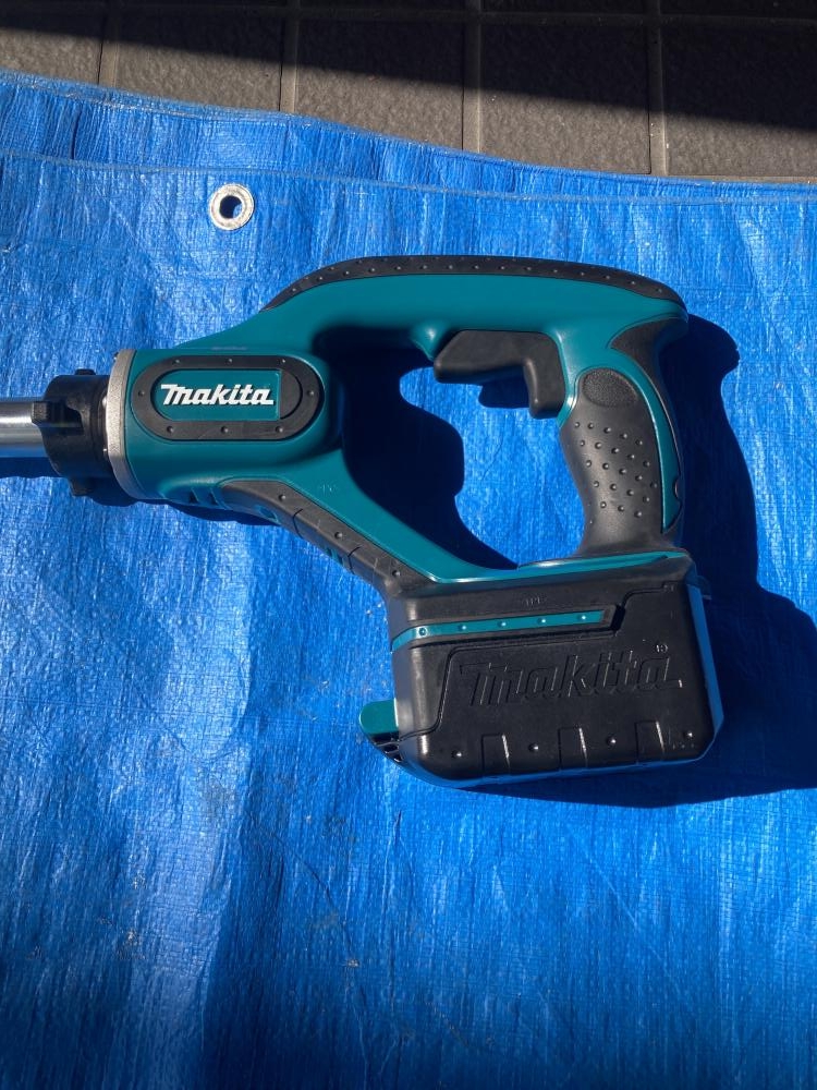 マキタ makita 充電式コンクリートバイブレータ 本体のみ VR350DZの