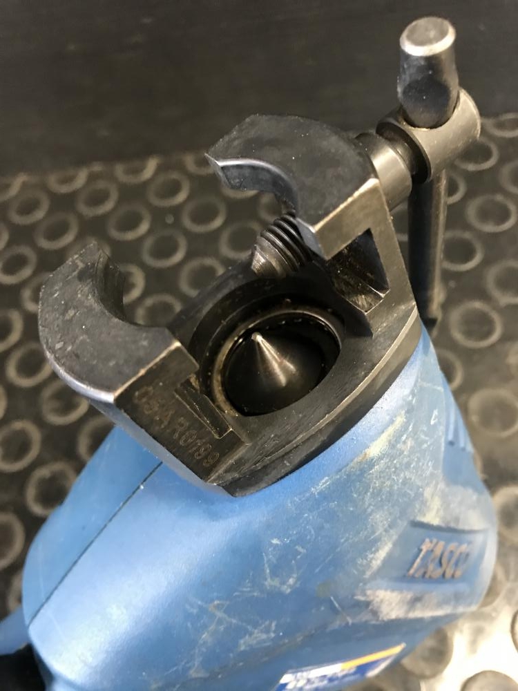 タスコ TASCO 電動フレアツール TA550VRの中古 ジャンク 《大阪 タスコ TASCO 電動フレアツール TA550VRの中古 ジャンク 《大阪