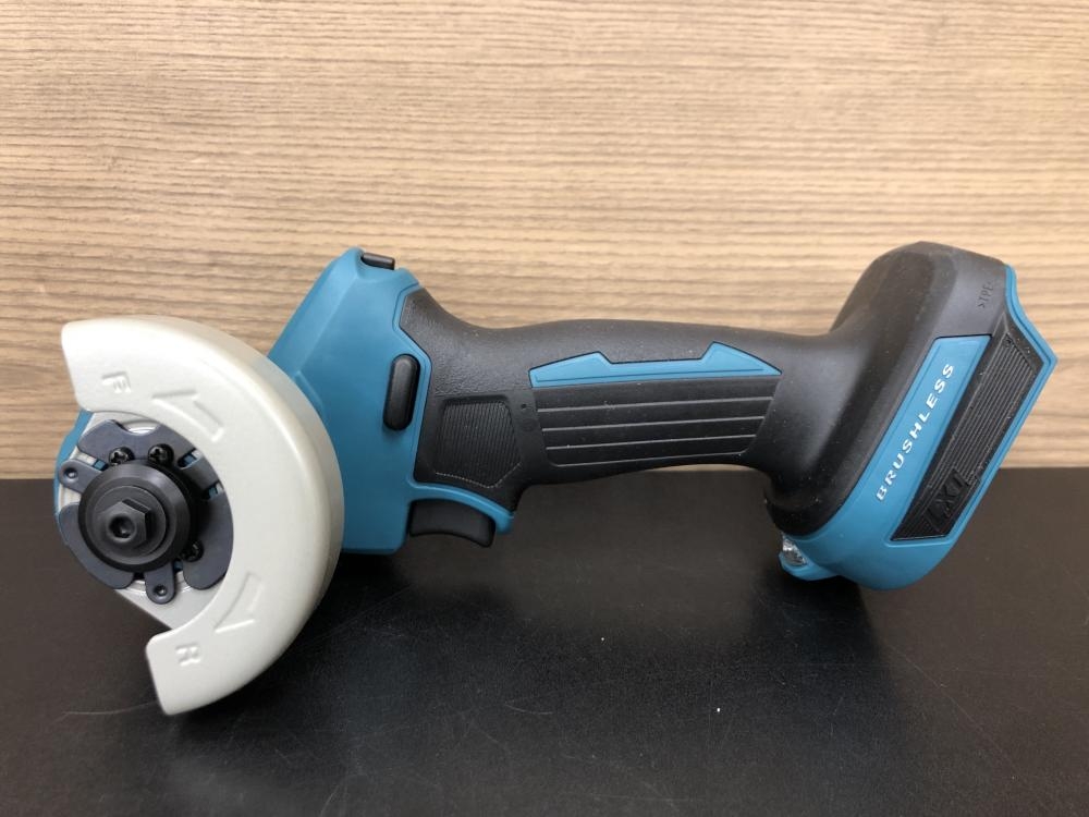 マキタ makita 76mm充電式コンパクトカッタ MC300DZの中古 未使用品 《埼玉・鴻巣》中古工具販売の専門店│ ツールオフ鴻巣店  ｜中古工具販売のツールオフ