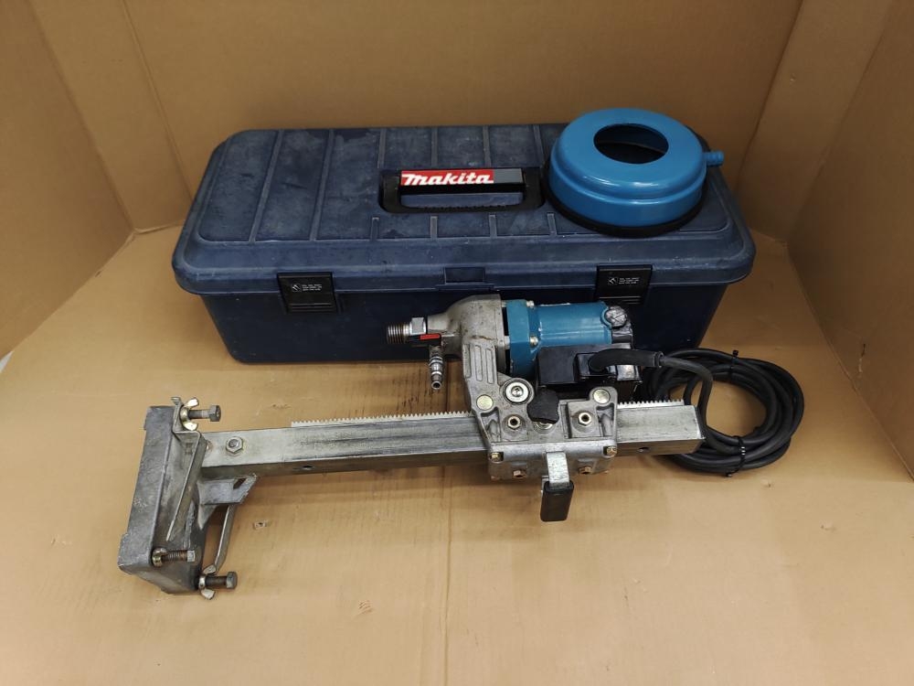 マキタ makita ダイヤコアドリル DM120の中古 中古B使用感あり 《千葉・柏》中古工具販売の専門店│ ツールオフ柏店  ｜中古工具販売のツールオフ