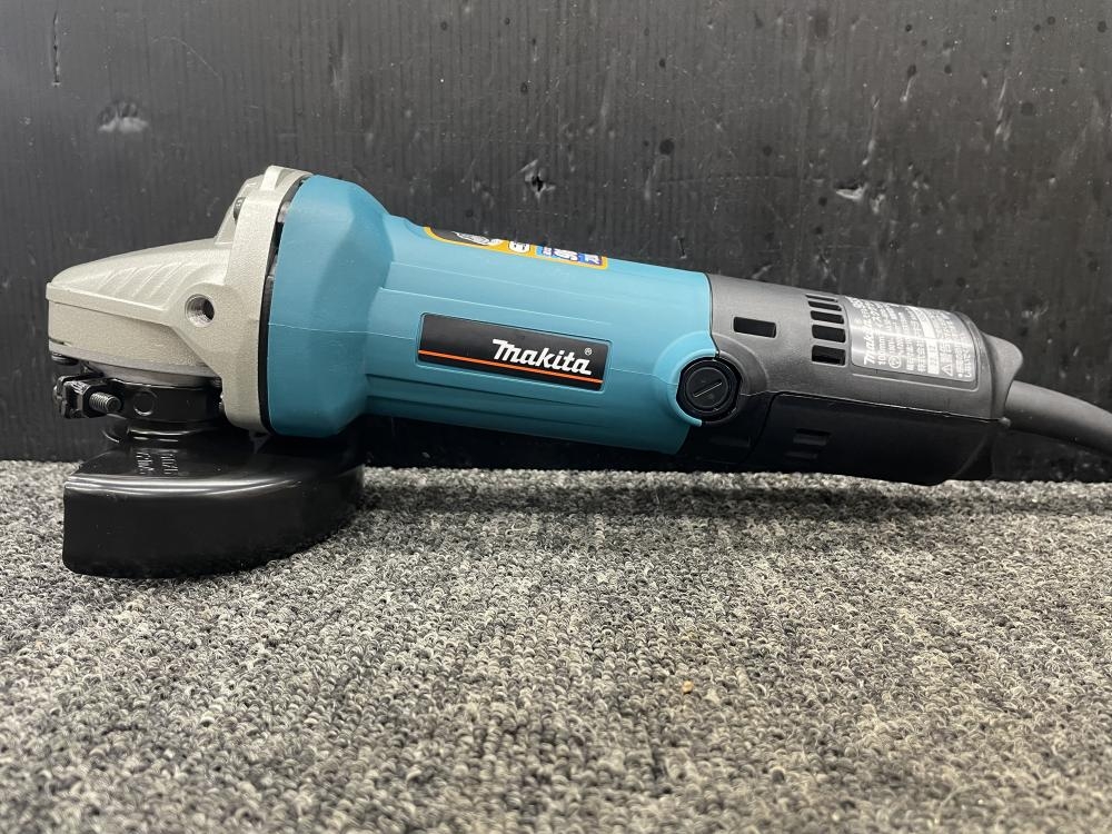 マキタ makita 100mmディスクグラインダー 9533Bの中古 未使用品