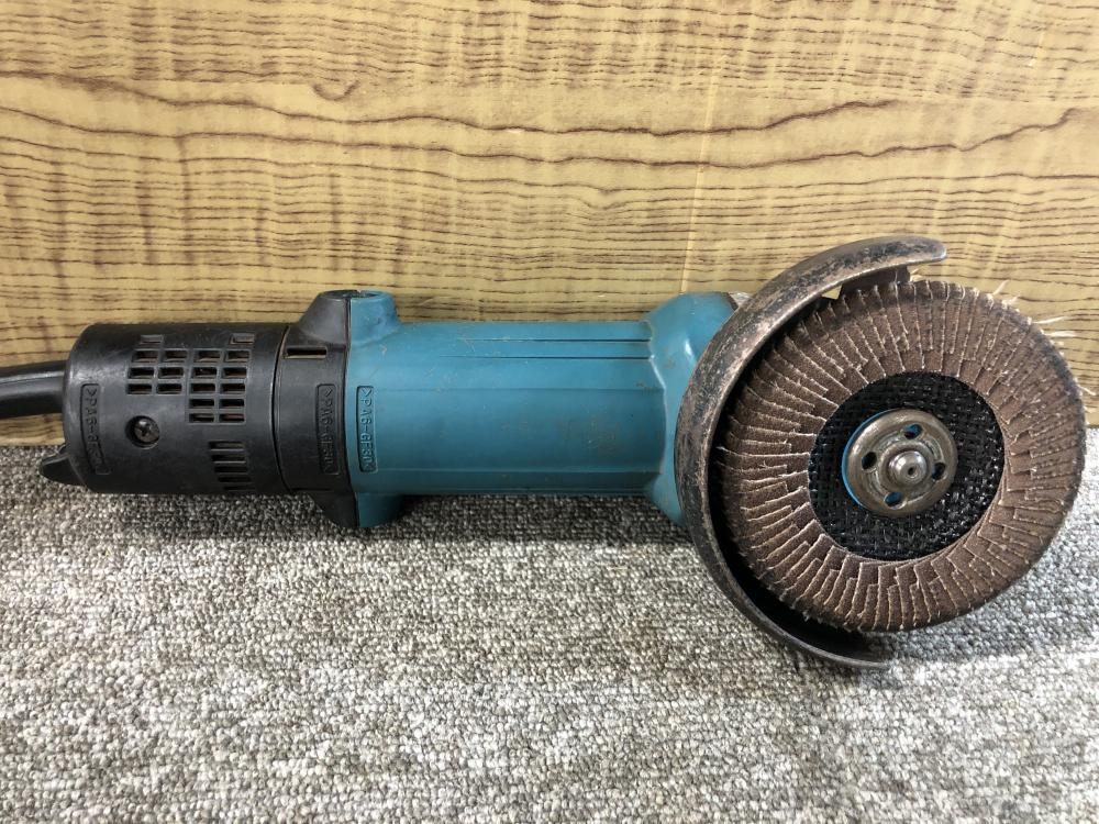 マキタ makita 100mmディスクグラインダ 9533BLの中古 中古C傷汚れあり 《千葉・市原》中古工具販売の専門店│ ツールオフ千葉市原店  ｜中古工具販売のツールオフ