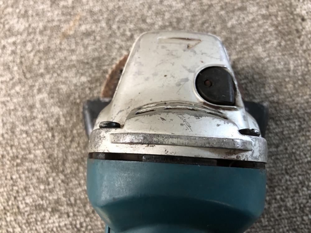 マキタ makita 100mmディスクグラインダ 9533BLの中古 中古C傷汚れあり