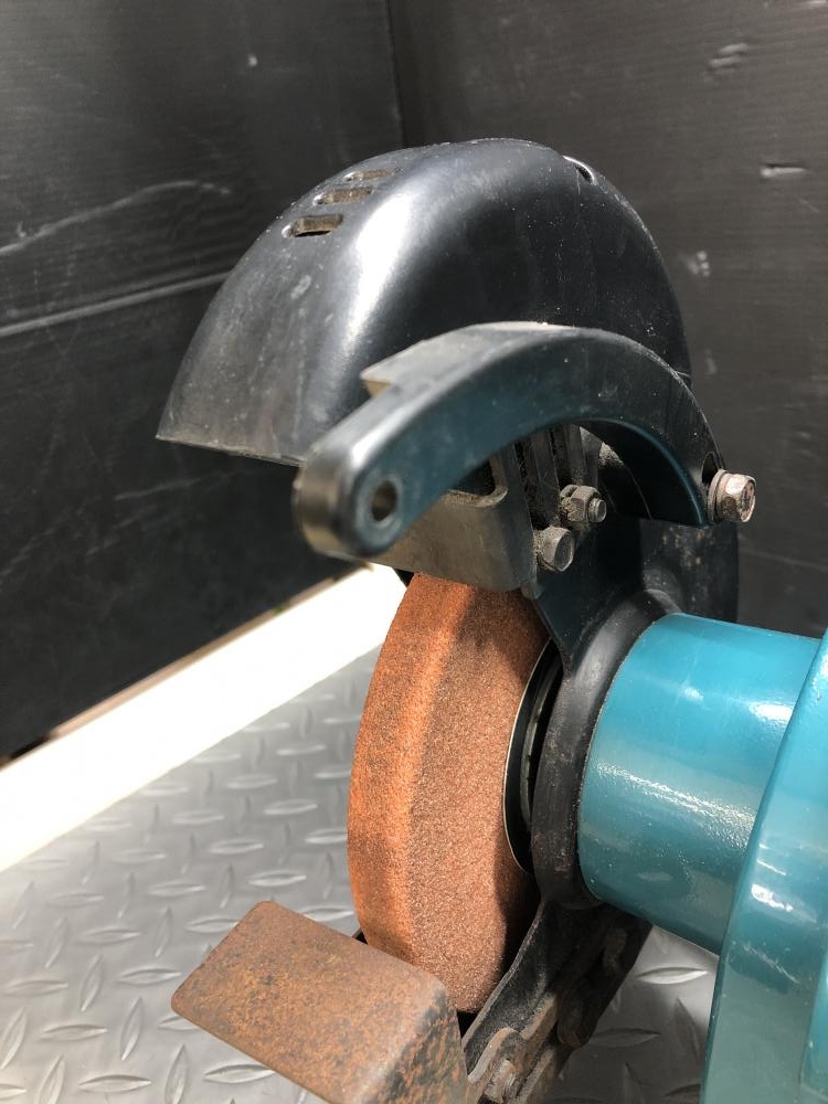 マキタ makita 卓上グラインダー GB602の中古 中古C傷汚れあり 《大阪