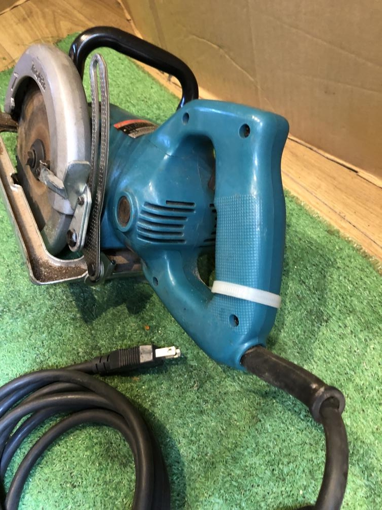 makita マキタ 7型マルノコ 5077Bの中古 中古C傷汚れあり 《埼玉