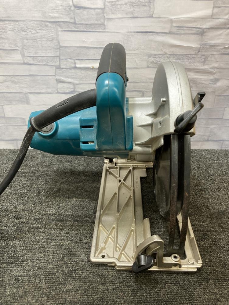 マキタ makita 190mm電子マルノコ 5833CBAの中古 中古C傷汚れ