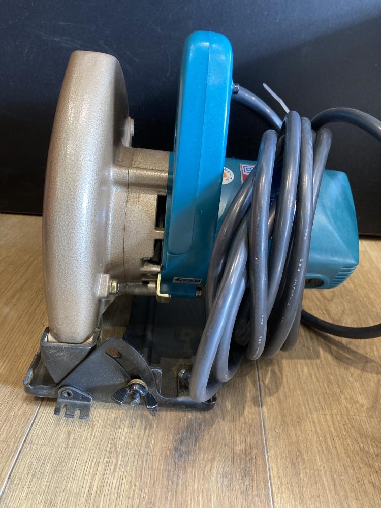 マキタ 7型マルノコ 5800NB-Aの中古 中古B使用感あり 《東京