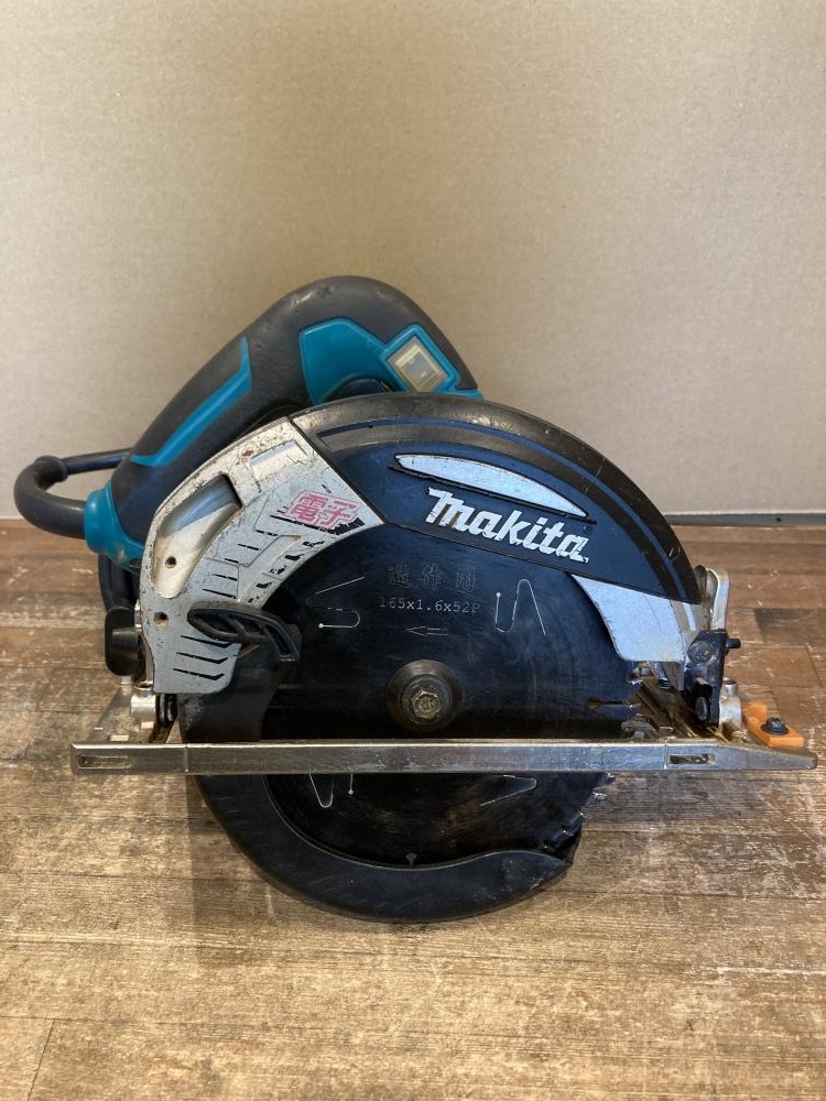 マキタ 165mm電子マルノコ 5732Cの中古 中古C傷汚れあり 《東京
