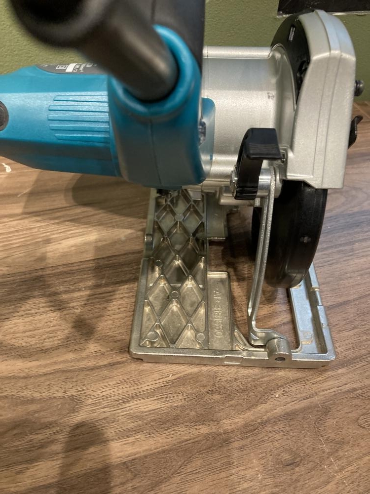 makita マキタ 125㎜マルノコ 5230の中古 中古B使用感あり 《宮城