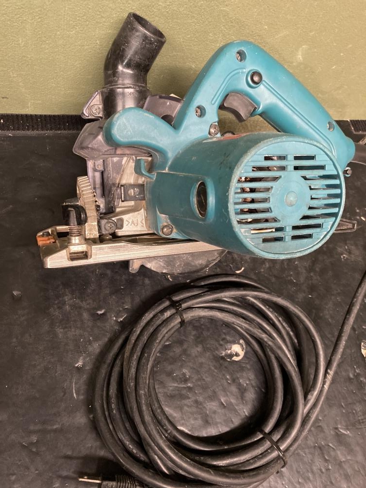 マキタ 125mm防じんマルノコ 5055FKBの中古 中古C傷汚れあり