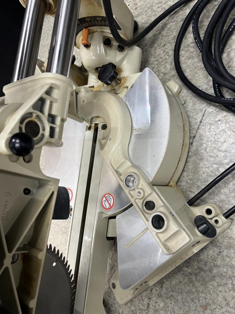 マキタ makita 216mmスライドマルノコ LS0813FLの中古 中古B使用 マキタ makita 216mmスライドマルノコ LS0813FLの中古 中古B使用