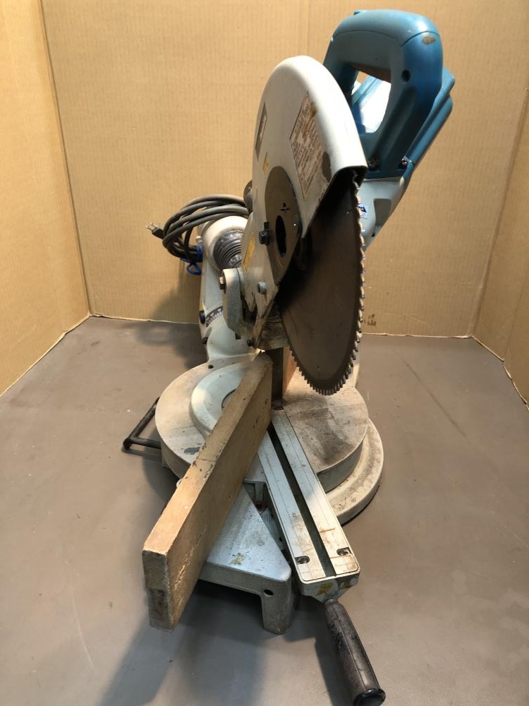 マキタ makita 12型スライドマルノコ 305mm LS1211の中古 中古B使用感 