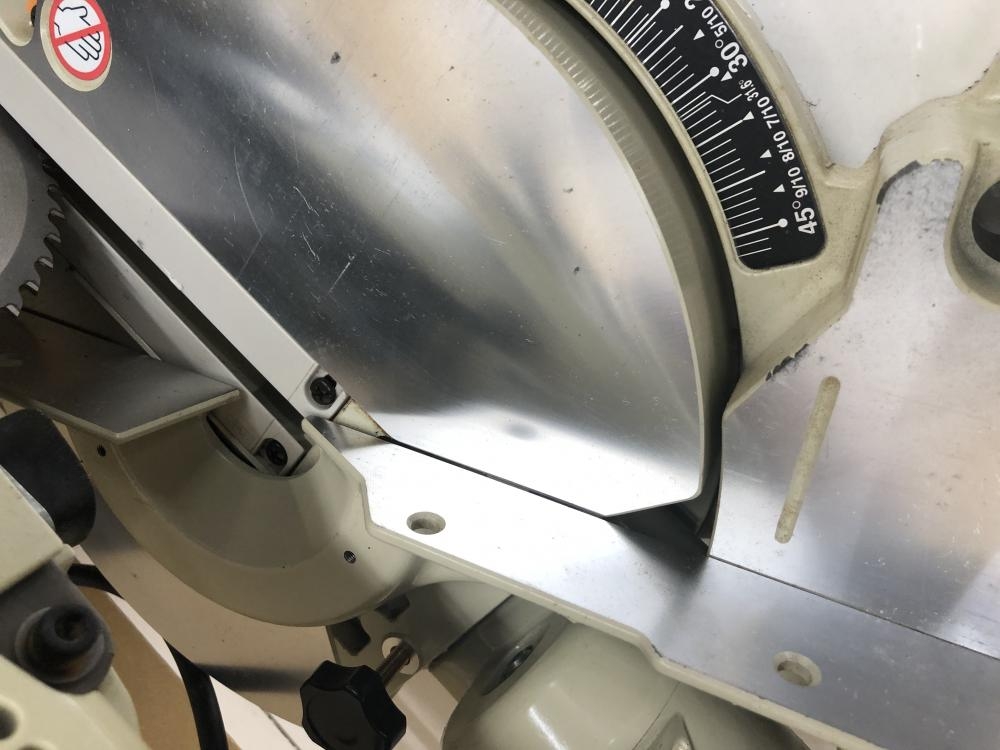 マキタ makita 190mm スライドマルノコ LS0712の中古 中古C傷 マキタ makita 190mm スライドマルノコ LS0712の中古 中古C傷