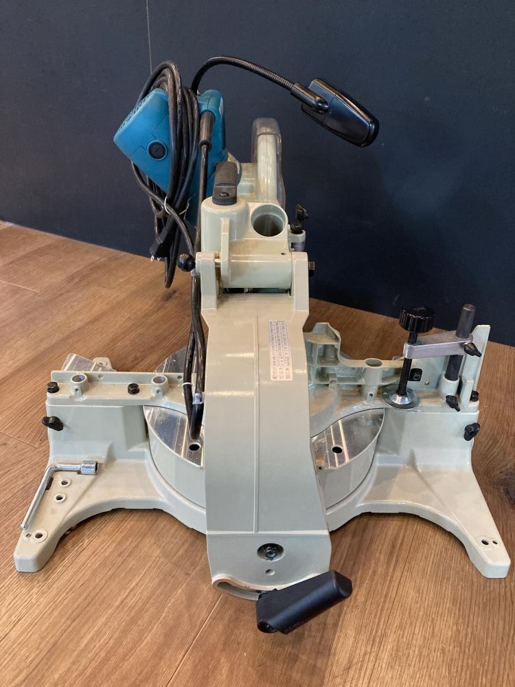 makita マキタ 305mmスライド丸のこ LS1213の中古 中古B使用感あり makita マキタ 305mmスライド丸のこ LS1213の中古 中古B使用感あり