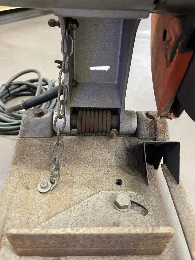 makita マキタ 12型切断機 2412Nの中古 中古C傷汚れあり 《埼玉