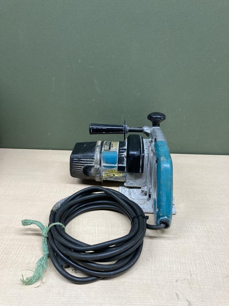 マキタ makita 8型カッタ 4108Rの中古 中古C傷汚れあり 《埼玉・上尾》中古工具販売の専門店│ ツールオフ上尾店 ｜中古工具販売のツールオフ