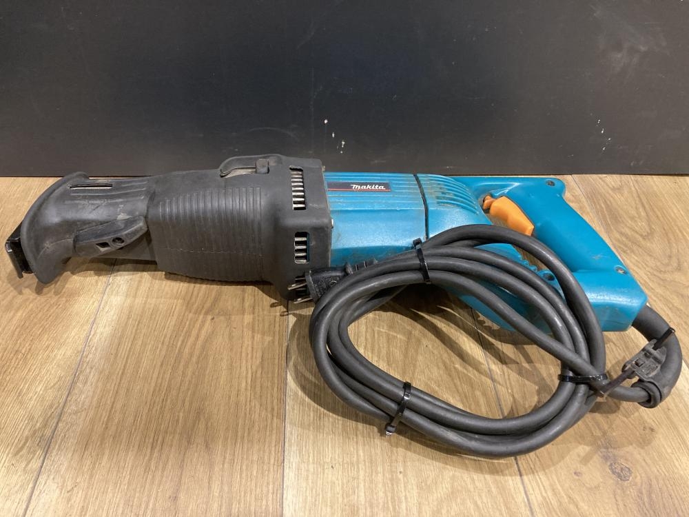 マキタ makita レシプロソー JR3020の中古 中古B使用感あり 《埼玉・上尾》中古工具販売の専門店│ ツールオフ上尾店  ｜中古工具販売のツールオフ