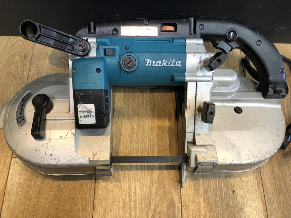 マキタ makita ポータブルバンドソー 2107FWの中古 中古C傷汚れあり マキタ makita ポータブルバンドソー 2107FWの中古 中古C傷汚れあり