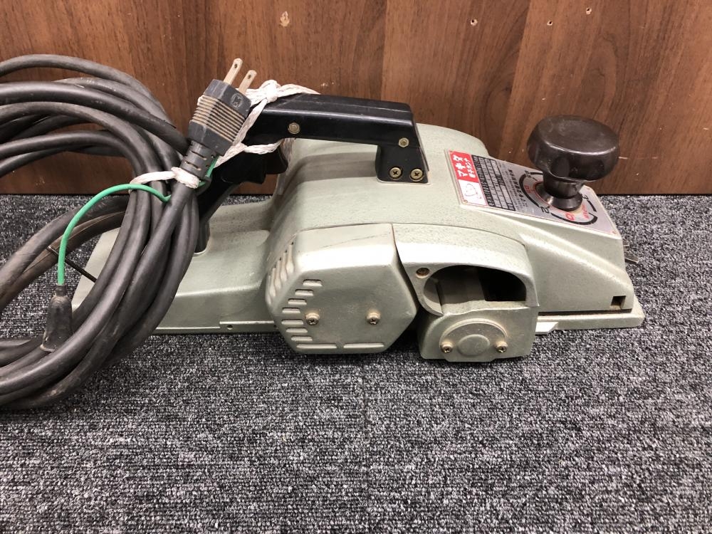 マキタ makita 155ｍｍ電子カンナ 100V 1805Cの中古 中古C傷汚れあり 《大阪・松原》中古工具販売の専門店│ツールオフ松原店  ｜中古工具販売のツールオフ