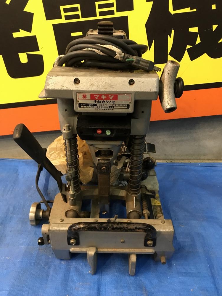 マキタ makita 手動カクノミ 角のみ 100V 7304の中古 中古C傷汚れあり 《大阪・松原》中古工具販売の専門店│ツールオフ松原店  ｜中古工具販売のツールオフ