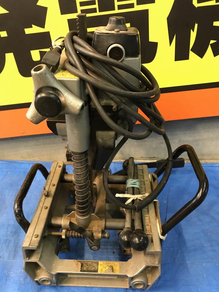 マキタ makita 手動カクノミ 角のみ 100V 7304の中古 中古C傷汚れあり 