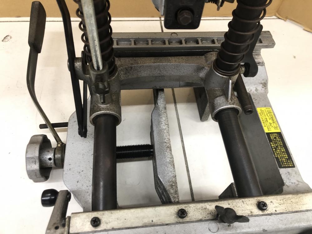 マキタ 手動カクノミ 7304の中古 中古C傷汚れあり 《埼玉・鴻巣》中古
