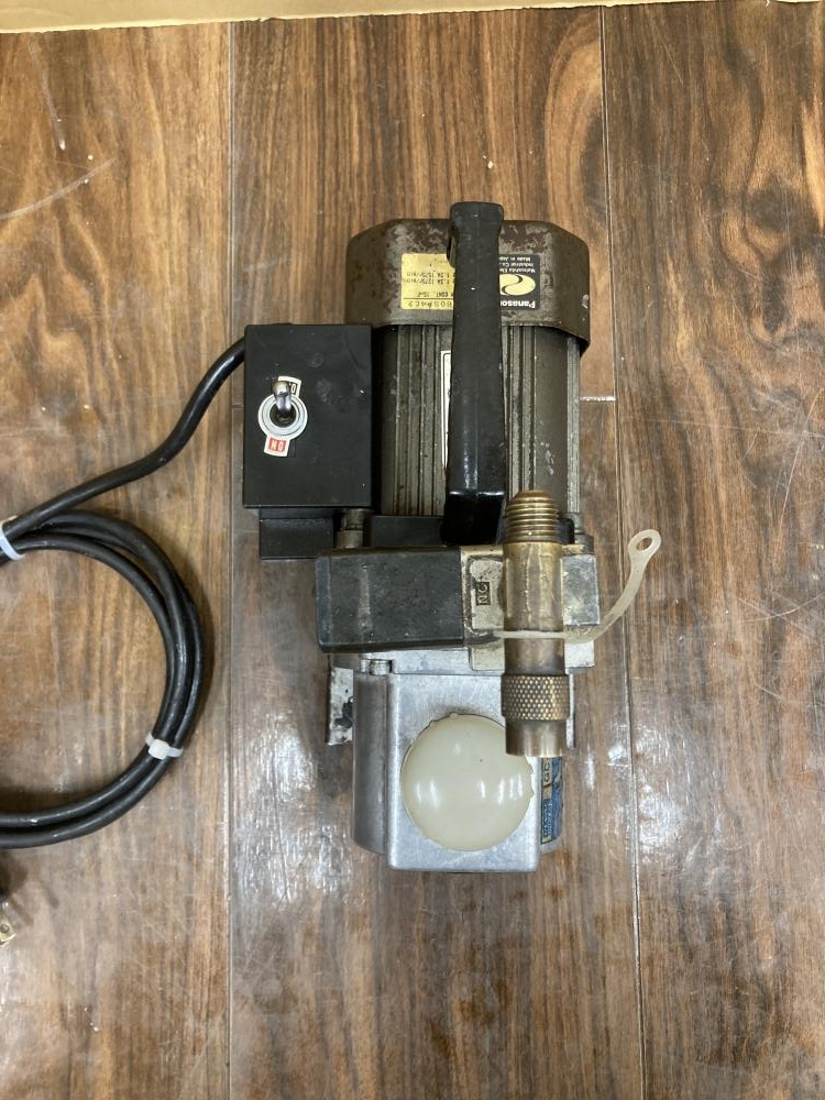 アルバック 小型油回転油圧ポンプ GC-10DAの中古 ジャンク