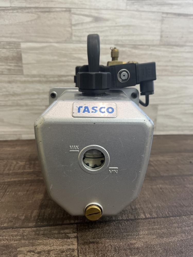 【久留米】【引き取り限定】【中古品】TASCO タスコ TA150RC 真空ポンプ オイル逆流防止弁付 高性能ツーステージ真空ポンプ 単相100V 50/60Hz ※本体のみ TASCO タスコ オイル逆流防止弁付高性能真空ポンプ TA150RDの中古