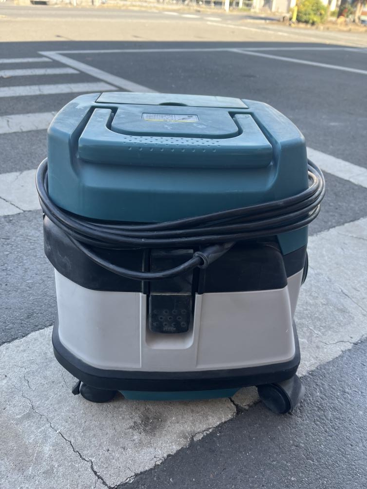 マキタ makita 乾式専用業務用集じん機 484の中古 中古B使用感あり