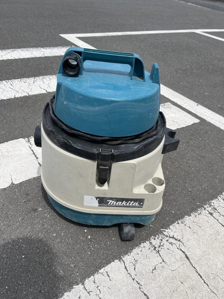 マキタ makita 集じん機 436？の中古 中古C傷汚れあり 《埼玉・入間》中古工具販売の専門店│ ツールオフ所沢入間店 ｜中古工具販売のツールオフ