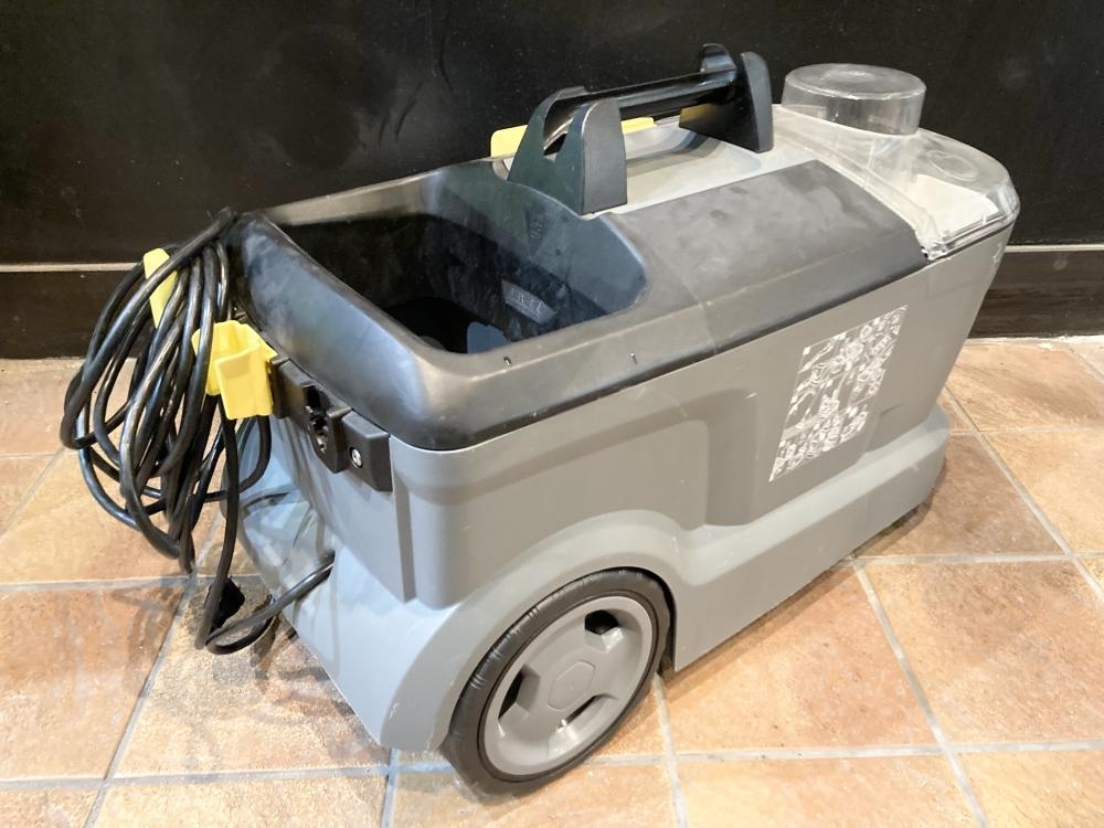 ケルヒャー KARCHER カーペットリンスクリーナー Puzzi 10/1の中古