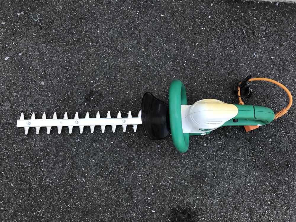 通電OK makita/マキタ 電動 生垣バリカン MUH353G/R 刈込み幅350mm ヘッジトリマ上下刃駆動式 剪定庭木 刈払機 つなぎコード10ｍ付き Z1064 マキタ makita 350mm生垣バリカン MUH353G⁄Rの中古 中古B使用感あり