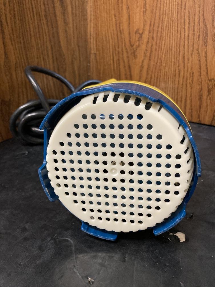 テラダ 水中ポンプ SL-40 現状品の中古 中古C傷汚れあり 《東京