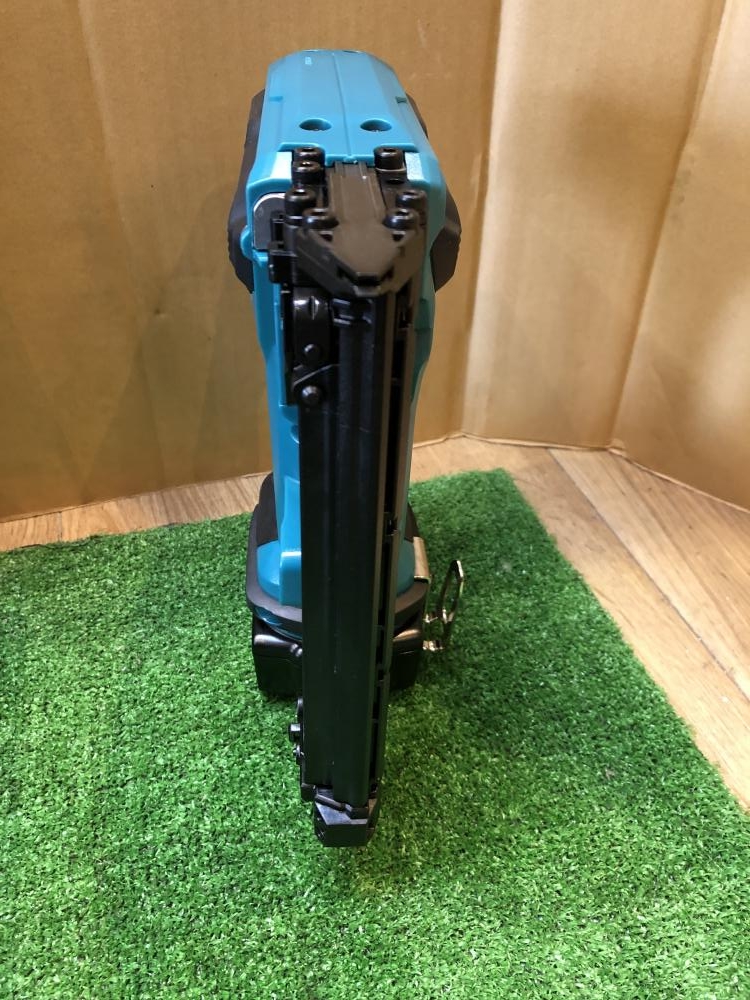 新品入荷 新品！未開封！makita 35mm充電式面木釘打 FN350DRG 工具