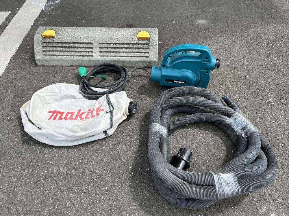 マキタ makita 小型集じん機 本体+ダストバッグ+ホース 450 動作OKの