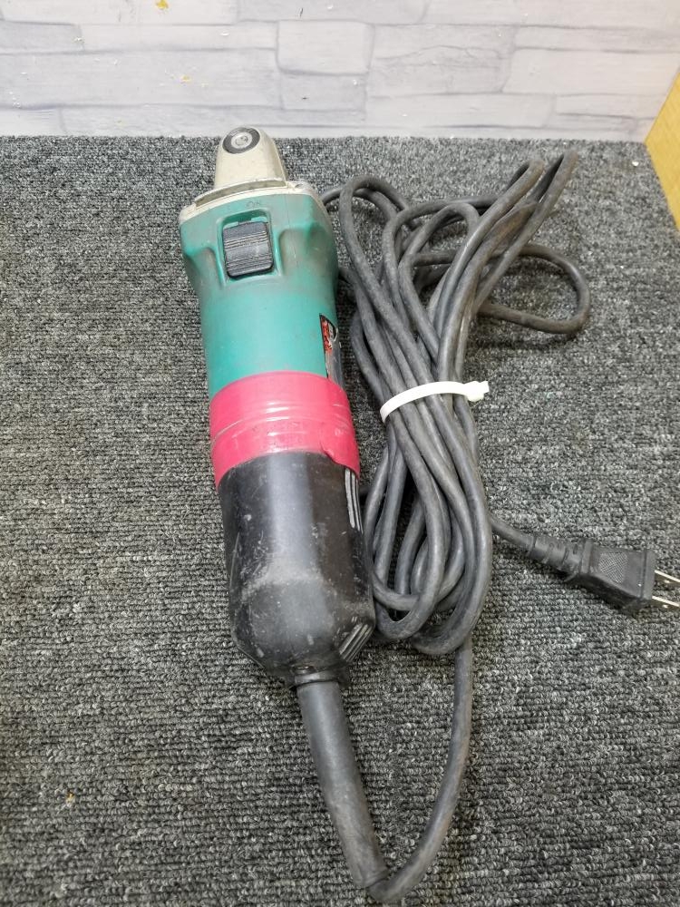 ♪ 1280px-ZX_Spectrum_+3_(