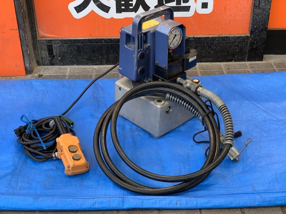 日東造機 NITTOH 小型電動油圧ポンプ リモコン付 UP-45SVの中古 中古C傷汚れあり 《大阪・松原》中古工具販売の専門店│ツールオフ松原店  ｜中古工具販売のツールオフ