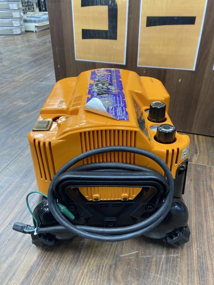 日立 高圧エアコンプレッサ PAH3018の中古 中古C傷汚れあり