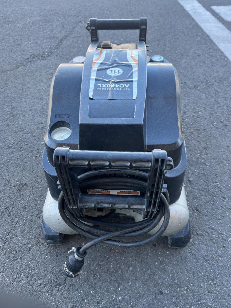 マキタ makita エアコンプレッサ AC460XLの中古 中古C傷汚れあり