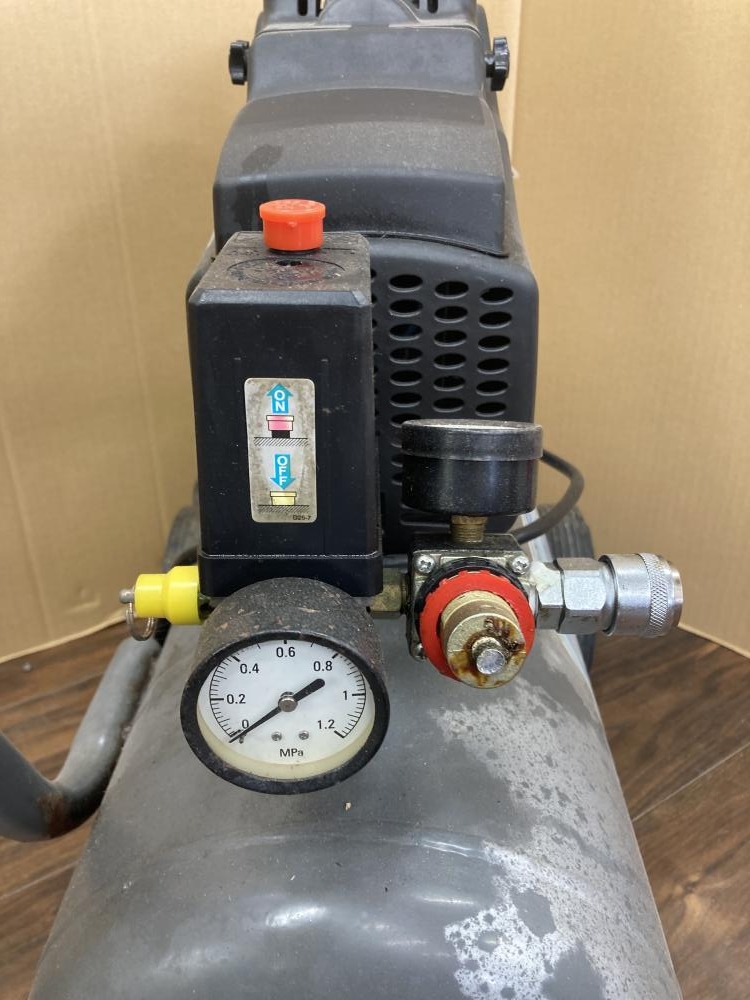 メーカー不明 オイルレスミニコンプレッサー DAR2500 ※動作異常に