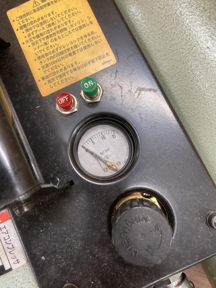 マキタ 常圧コンプレッサー AC6001の中古 中古C傷汚れあり 《埼玉