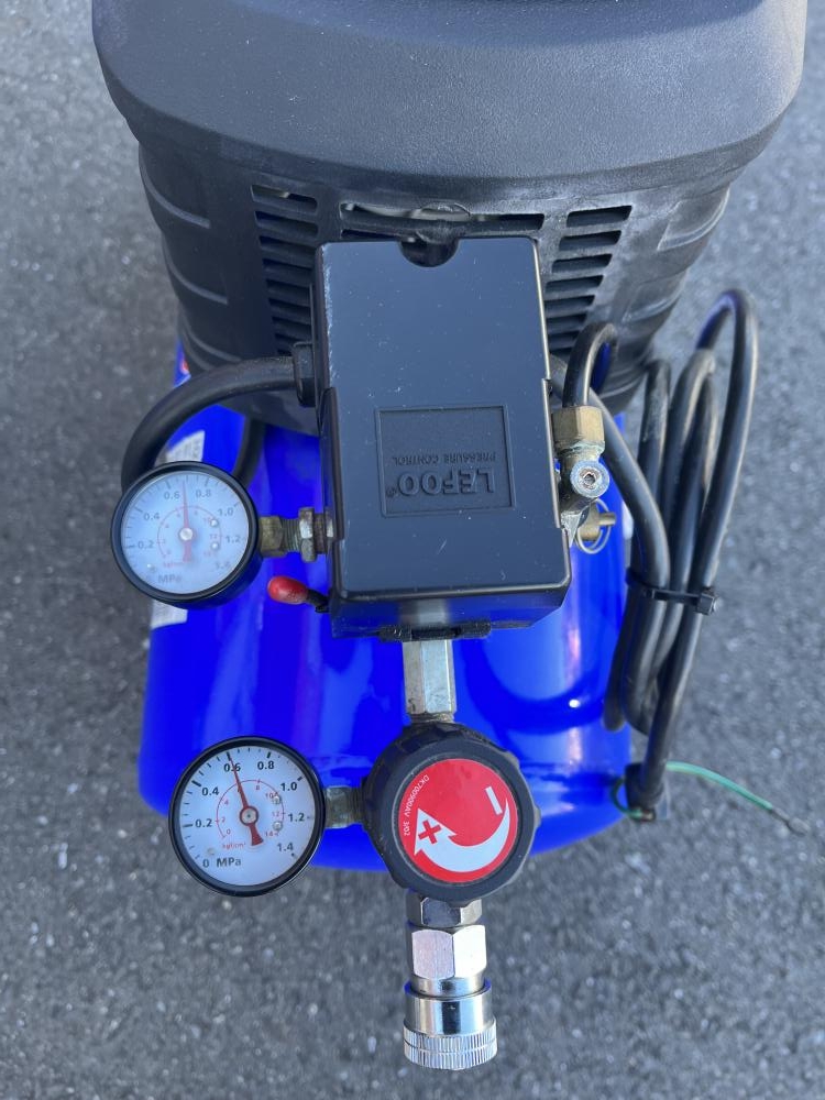 アネスト岩田 エアーコンプレッサー ※エアは溜まる HX5004の中古 アネスト岩田 エアーコンプレッサー ※エアは溜まる HX5004の中古