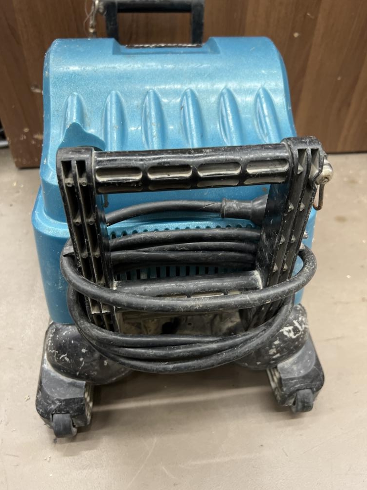 マキタ makita 高・常圧エアーコンプレッサー AC400Xの中古 中古C傷 マキタ makita 高・常圧エアーコンプレッサー AC400Xの中古 中古C傷