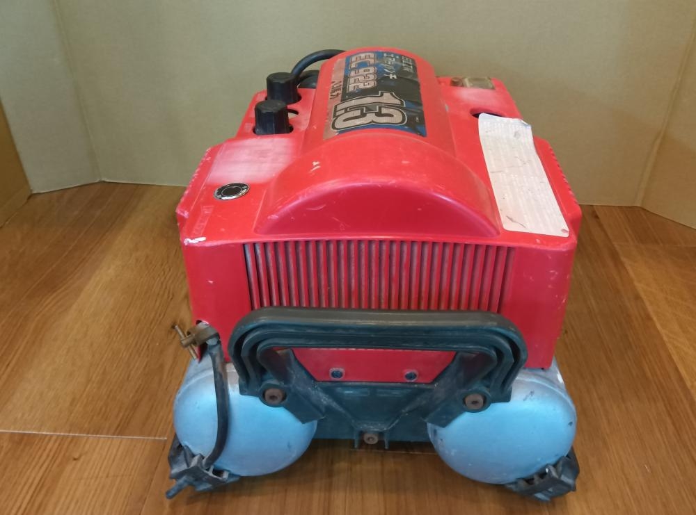 日立 エアーパンチ 常圧エアコンプレッサ EC922の中古 中古C傷汚れあり