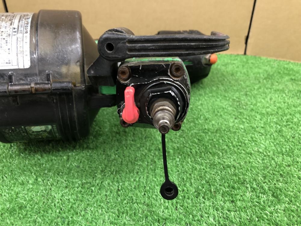 日立 65mm 高圧ロール釘打機 NV65HRの中古 中古C傷汚れあり 《千葉・柏