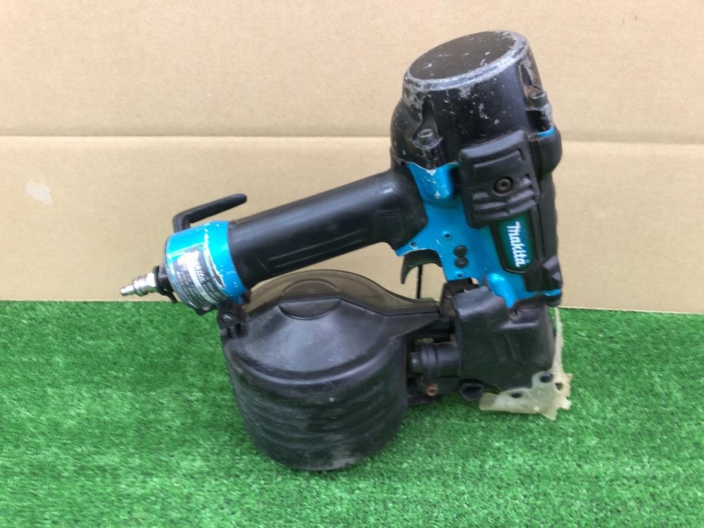 マキタ makita 65mm高圧エア釘打ち機 AN632Hの中古 中古B使用感あり 《千葉・柏》中古工具販売の専門店│ ツールオフ柏店  ｜中古工具販売のツールオフ