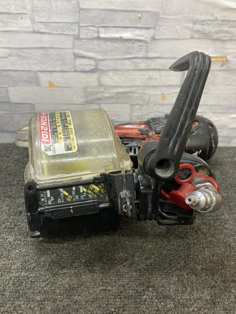 MAX マックス スーパーネイラ 高圧釘打機 HN-50N2(D)の中古 中古 MAX マックス スーパーネイラ 高圧釘打機 HN-50N2(D)の中古 中古