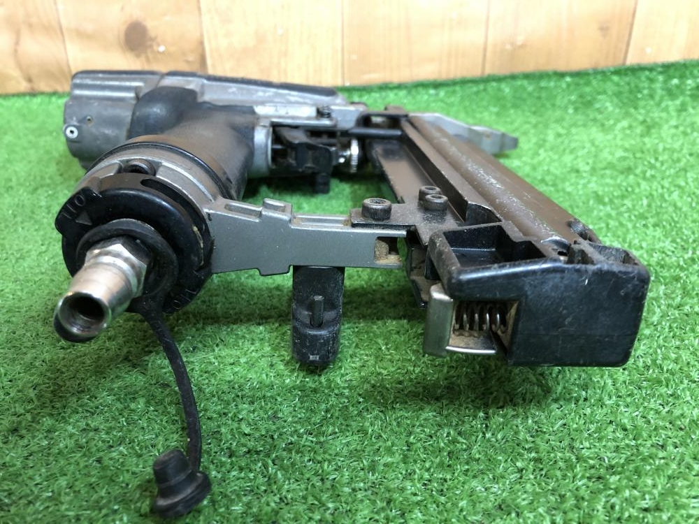 マキタ makita 常圧仕上釘打機 AF502の中古 中古C傷汚れあり 《埼玉・川越》中古工具販売の専門店│ ツールオフ川越店  ｜中古工具販売のツールオフ